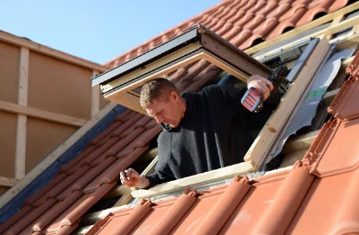 Pose de fenêtres de toit Velux à Chapelle-Glain